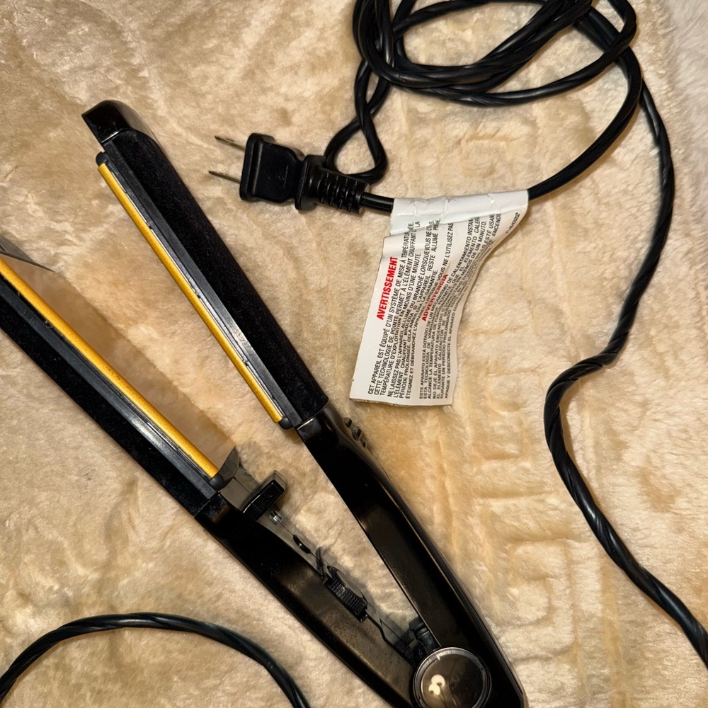 Black and Gold Hair Straightener